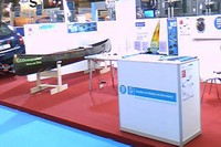 L'embarcació, de 4.5 m d'eslora, està construïda a partir de fibres de lli