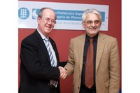 El rector de la UPC, Antoni Giró i el director gerent de la Fundación de los Ferrocarrles Españoles, Jaime Barreiro 
