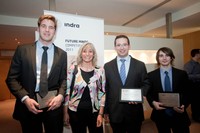 Els guanyadors del concurs amb la professora Marisol Marques.