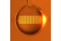 Micro-resonador esfèric per als "whispering gallery".