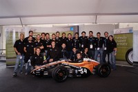 L'equip ETSEIB Motorsport amb el CAT04.