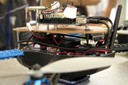Imatge detallada d'un dels 'quadcopters' equipat amb tecnologia UPC i adaptat pels participants del concurs.