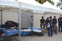 Estand de la UPC amb el cotxe elèctric CAT08e de l'equip ETSEIB Motorsport de l'ETSEIB.