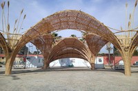 Estructura a base de canya natural pel Primavera Sound