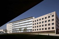 Edifici Omega i edifici K2M, amb la biblioteca Rector Gabriel Ferraté de fons, infraestructures que formen part del BKC.