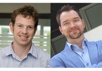 D'esquerra a dreta: Frank Koppens (investigador de l'ICFO) i Samuel Sánchez (investigor de l'IBEC).