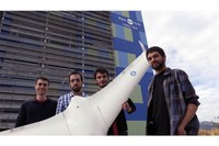 Aleix Ripoll Ruiz (ha estudiat el Grau en enginyeria d'aeronavegació, a l’EETAC, i actualment estudia el Màster 'Automatics, Control and  Robotics' de la UPC); Aleix Figueres Simó (estudiant del Grau en enginyeria d'aeronavegació, a l’EETAC); Hugo Bertiche Argila (estudiant del Grau en enginyeria d'aeronavegació, a l’EETAC), i Arnau Garcia Terrades (estudiant d’Enginyeria Aeronàutica, a l’ETSEIAT).