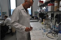 L’investigador Tzanko Tzanov, del Campus de Terrassa