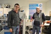 D’esquerra a dreta, els investigadors Marc Castella, del CTM, i Vicenç Sala, de l’MCIA de la UPC.