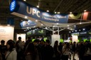Imatge general de l'estand de la UPC i dels visitants el dia de la inauguració del Saló de l'Ensenyament 2013
