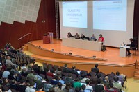 Visió general dels membres claustrals reunits en sessió ordinària el 24 de febrer a l'Auditori de l'edifici Vèrtex