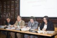 Presentació de l'Informe d'Indicadors de Recerca i Innovació 2014 elaborat per l'Associació Catalana d'Universitats Públiques (ACUP). D'esquerra a dreta, Enric Fossas, rector de la UPC; Roberto Fernàndez, president de l'ACUP i rector de la Universitat de Lleida; Antoni Castellà, secretari d'Universitats i Recerca de la Generalitat de Catalunya, i Conxita Àvila, delegada del rector per accions estratègiques de recerca de la UB.