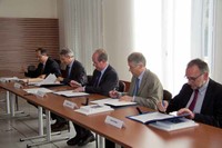 Acte de signatura del conveni de col·laboració entre entre la Fundació Institut de Recerca de l’Hospital de la Santa Creu i Sant Pau, l’Hospital Clínic i Provincial de Barcelona, la Fundació I2-Cat, la Fundació TICSALUT i la UPC.