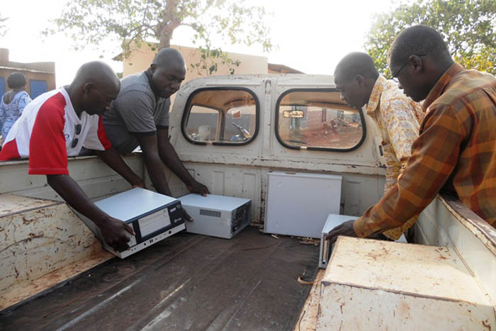 cessió d&rsquo;equipaments a la université polytechnique de bobo-dioulasso (upb)