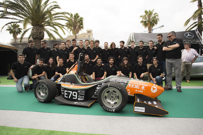 l'e-tech racing presentant el seu nou cotxe al bcn motordays
