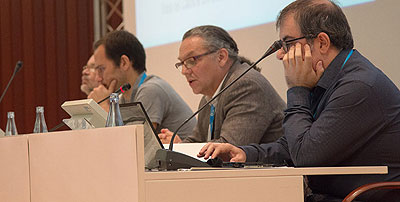 el rector, enric fossas, presentant l&rsquo;informe sobre el grup upc al claustre universitari del 21 de maig de 2015