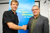  A l'esquerra Joan Gispets amb el rector Enric Fossas