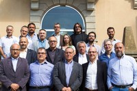 Els 12 catedràtics de la UPC, amb una part de l'equip de direcció.