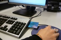 El carnet UPC amb el certificat digital permet signar actes curriculars.